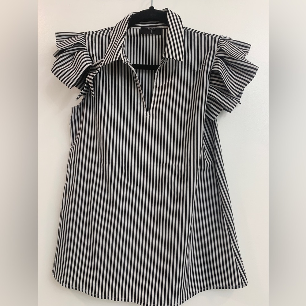 Tahari black and white blouse